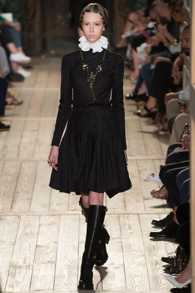 Look 7